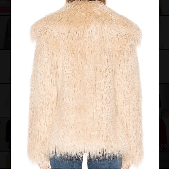 BrandNew✨HouseOfHarlow FauxFur Coat in medium - Picture 2 of 5